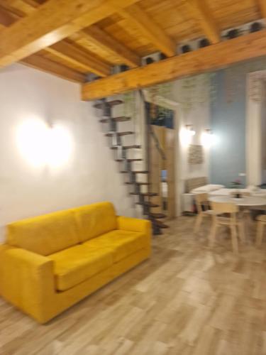Vico Sedil Capuano 21, Napoli (foto 10)