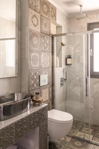 Blue Carpet Luxury Suites - image 7
