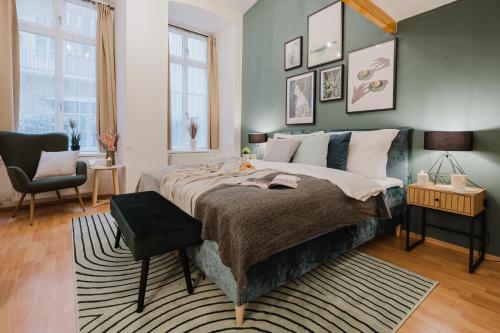 Elegant Loft Apartment in Lesser Town near National Theatre by EasyBNB Premium - image 4