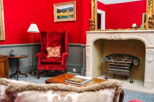 646557435 Cliveden House - an Iconic Luxury Hotel