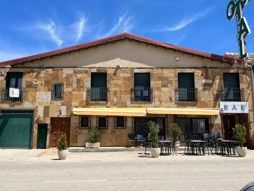 Hostal Restaurante Bustos chambre d'hôte Almendros