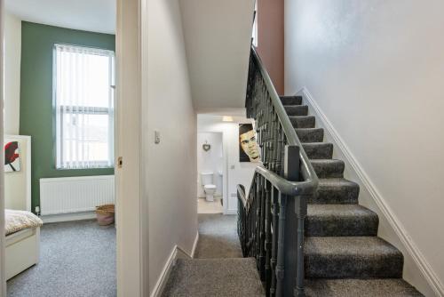 Clondara Terrace Belfast in ฟอลส์ พาร์ก