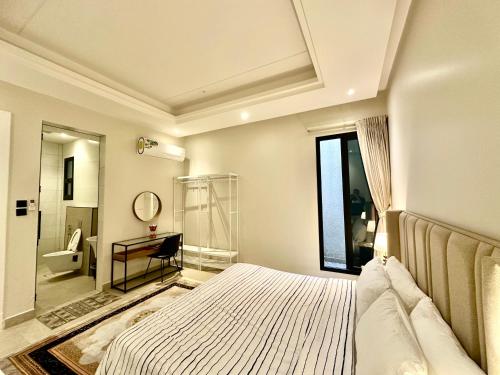 Luxury Centrally located apt in izdhar Classy area