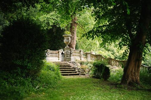 646564105 Cliveden House - an Iconic Luxury Hotel