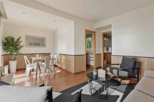 Three-Bedroom Apartment-Port Alegre,57 image 9