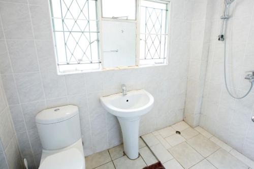 Double Room image 4