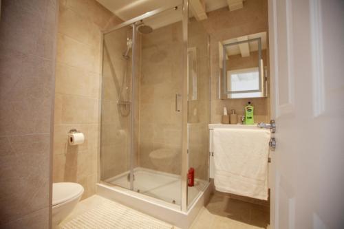 COZY & CENTRAL LONDON FLAT for 3 !, Londra