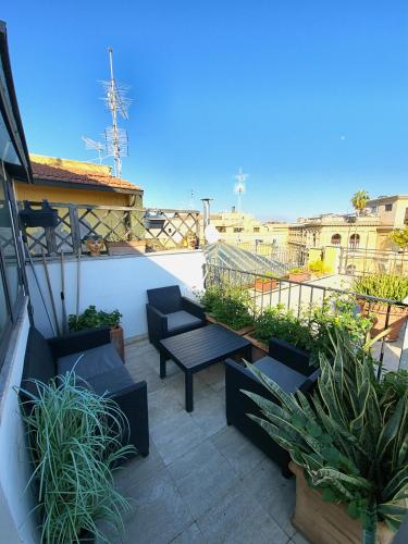 Colosseum Panorama Penthouse with Terrace by Hostand, Rom (Foto 4)