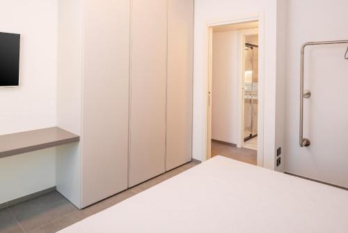 One-Bedroom Apartment with Terrace image 10