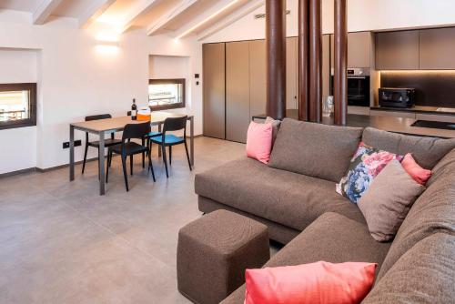 Blumen Apartment - image 3