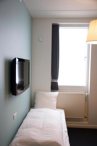 Motel X - image 9
