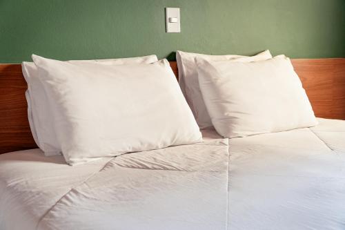 1 double bed
