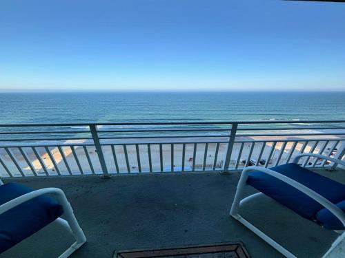 Vacation in Comfort and luxury - 1 BR Direct Oceanfront - Wyndham Ocean Walk Resort 1607 thumb 3