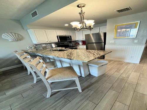 16th Floor 1 BR Resort Condo Direct Oceanfront Wyndham Ocean Walk Resort Daytona Beach 1607 in Daytona Beach, USA