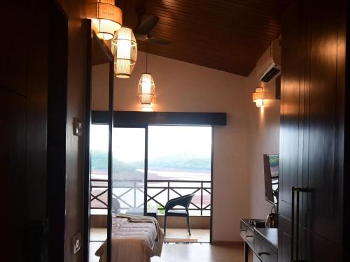 Waves and Vibes Resort  in Shirkoli