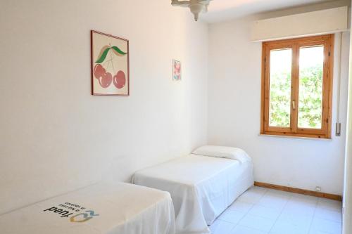 Sirolo, trilocale con giardino e garage in centro - S077