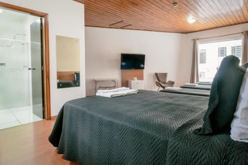 1 double bed, 3 twin beds