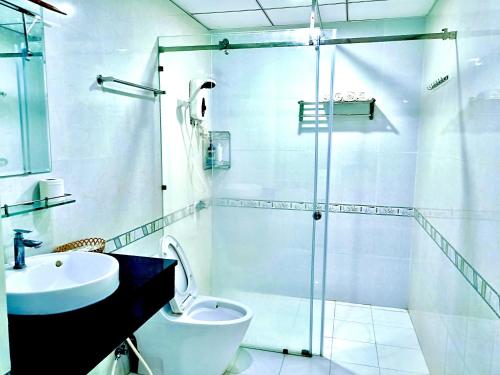 Three-Bedroom Apartment image 4