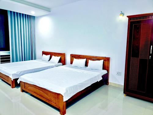 Three-Bedroom Apartment image 3
