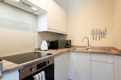 Wellington Place I Your Apartment 5