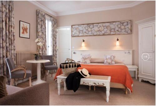 Hotel Le Central - image 14