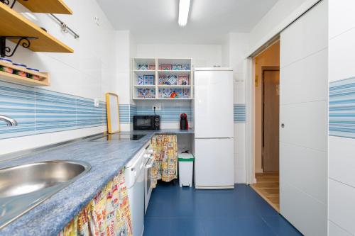 Three-Bedroom Apartment with Balcony image 10