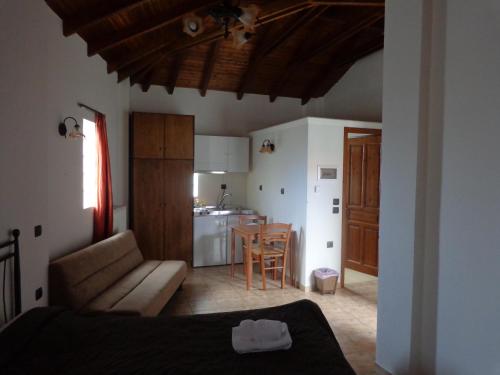 Alonaki Guesthouse chambre d'hôte Ambélia