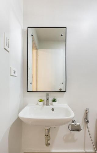 Comfy 2 Bedroom with Balcony