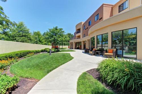 Courtyard by Marriott Harrisburg West/Mechanicsburg - image 8