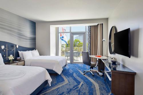 2 queen beds