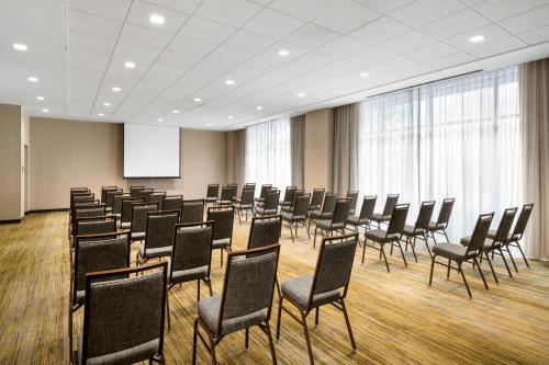 Courtyard Baltimore Downtown/McHenry Row - image 12