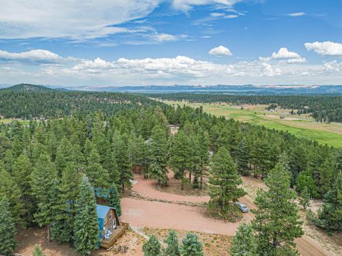 Hillside Hideaway - image 11