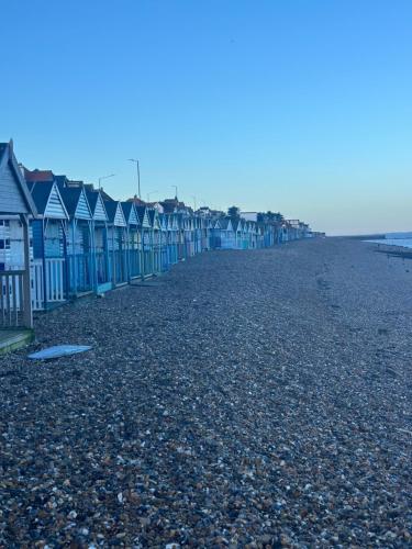 Pure Edge beach guest house with Sea view in Canterbury