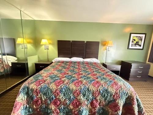 Relax Inn - image 10