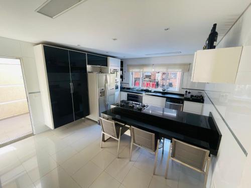 Casa com Piscina a 5 minutos Marginal tiete in Freguesia do O
