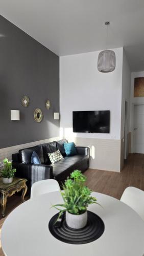 Las Artes Hlius Luxury Apartments 3