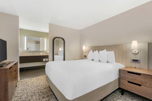 2 bedrooms, 3 beds