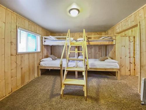 Hunter`s Hideout Panguitch Lake - image 10