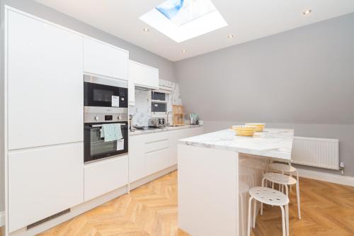 Luxury Apartments In Paddington, Londra