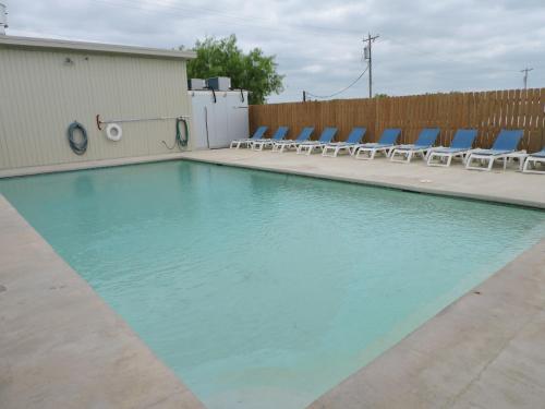 Peldbaseins, El Dorado Suites in Kristalsitija (TX)