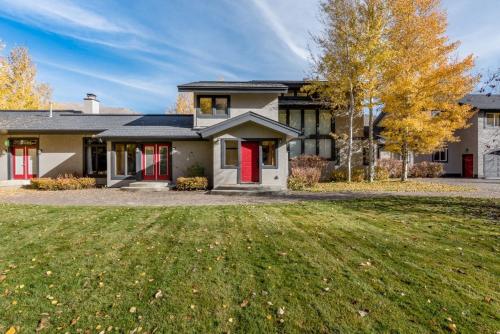 Game Room, Outdoor Hot Tub, Two Kitchens, Perfect For Large Families, Ketchum (foto 2)