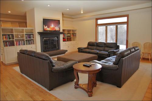 Game Room, Outdoor Hot Tub, Two Kitchens, Perfect For Large Families, Ketchum (foto 5)