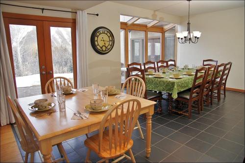 Game Room, Outdoor Hot Tub, Two Kitchens, Perfect For Large Families, Ketchum (foto 9)