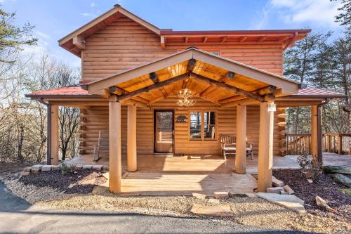 Above and Beyond, Cabin with Massive Views Near Helen in Cleveland, USA