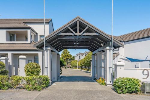 Lake pool and Taupo town - image 2