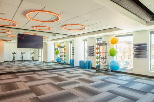 Flexhome East Side 1BR NO13 with Balcony, Pool, Gym