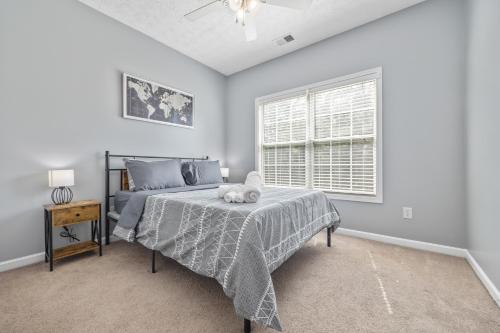4BR house with Garage, Backyard porch & Fireplace in Covington, USA