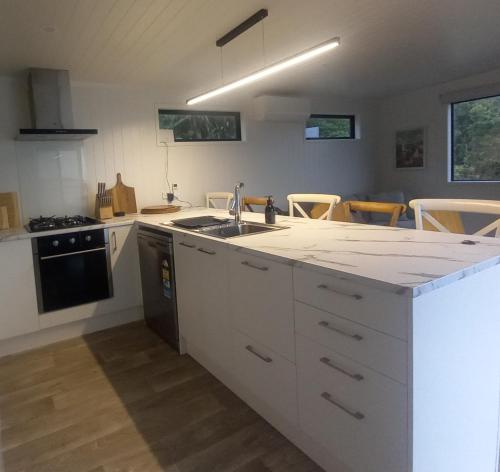 Waio-iti, farm stay on the beach in Whakataki