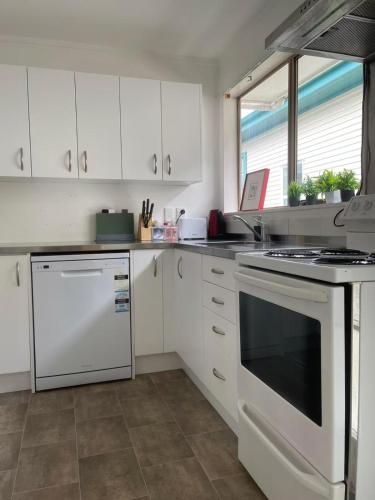 ห้องครัว, Cosy 2 bedroom home in Miramar in มิรามาร์