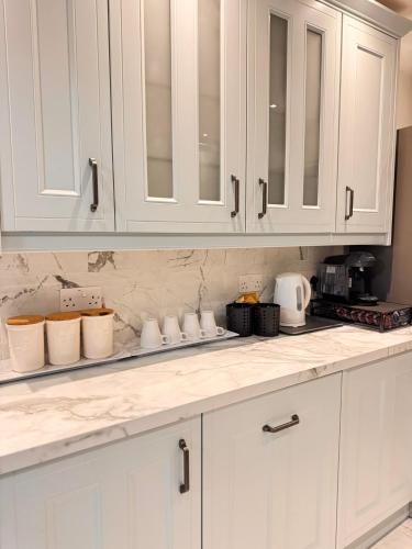 Modern House Apartment Stratford E15 London - Sleeps 2 - 9, Fast Links to Central London, Near O2, Greenwich & Olympic Park, Child-Friendly Garden, Free Parking, Free WiFi, Londyn (zdjęcie 10)